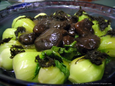 steamed shiitake mushrooms with bok choy and fatt choy