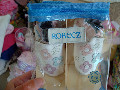 Newborn shoes in packaging