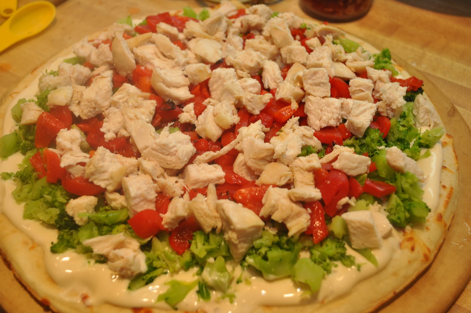 Kate's Kitchen Chicken Alfredo Pizza