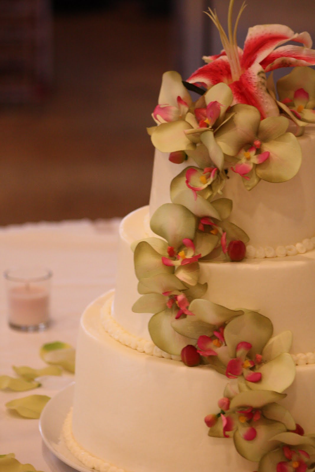Sweet Pea Cakes: Tropical flowers, wedding cake