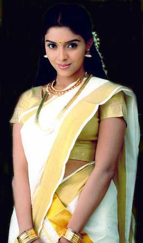 Malayalam Tamil Sari Actress
