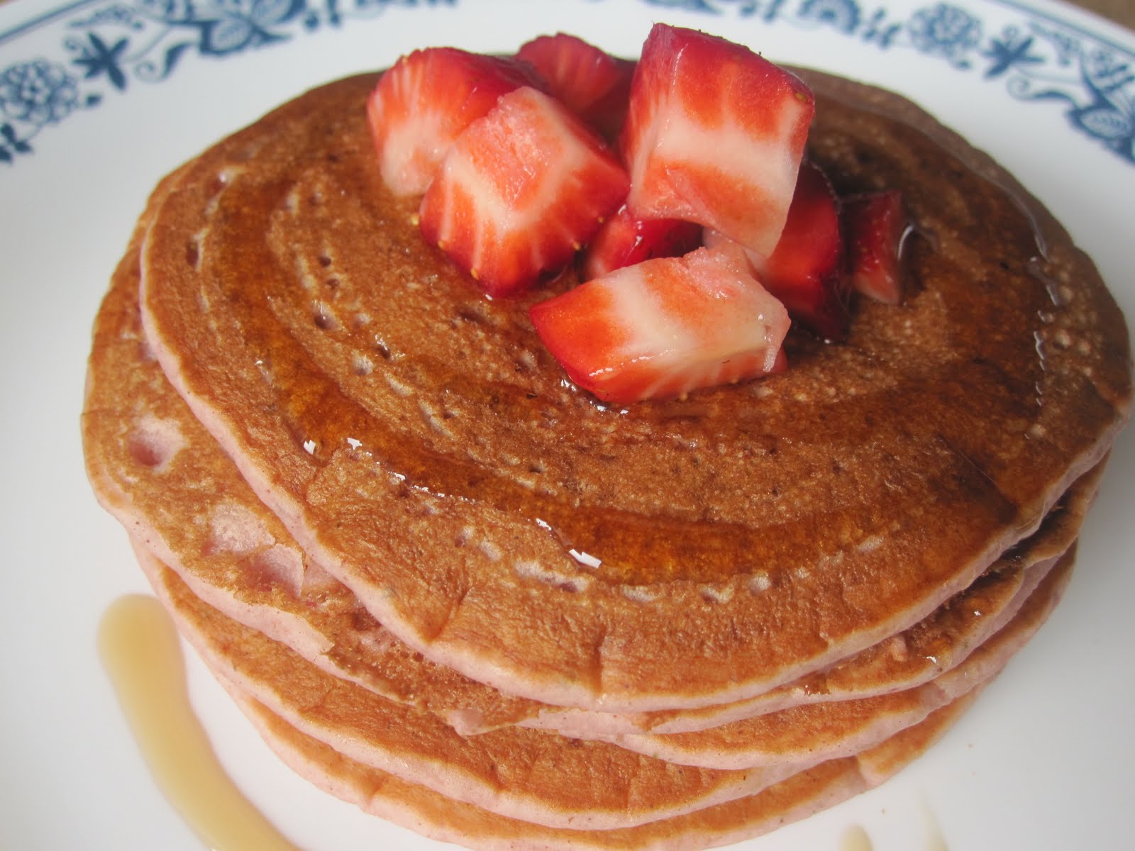 strawberry-pancake-eggless-tamalapaku