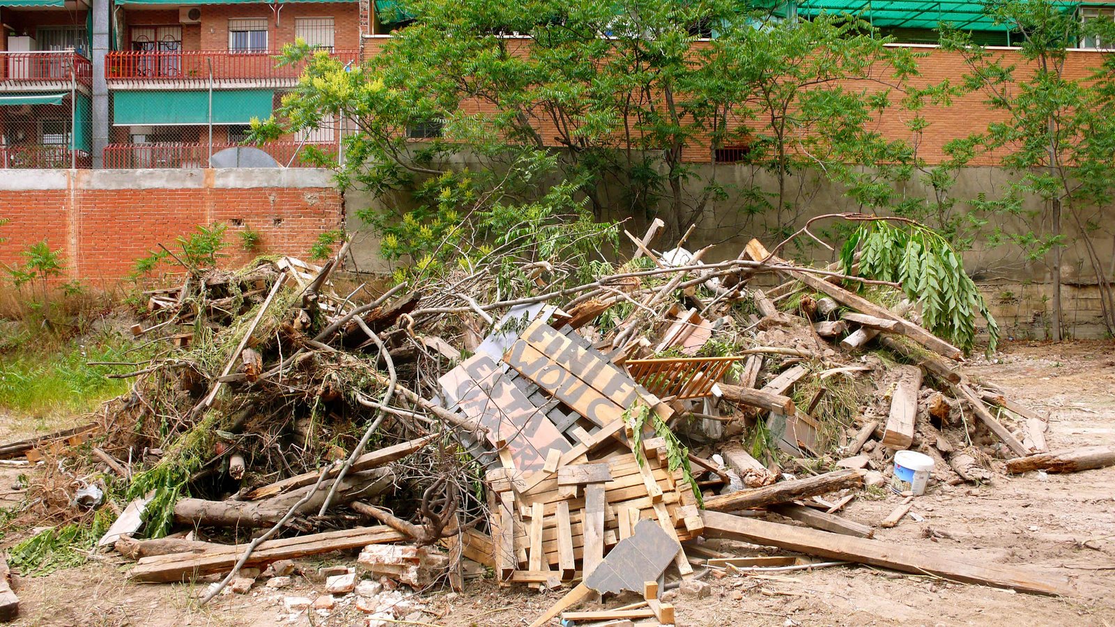 [estaesunaplaza.JPG]