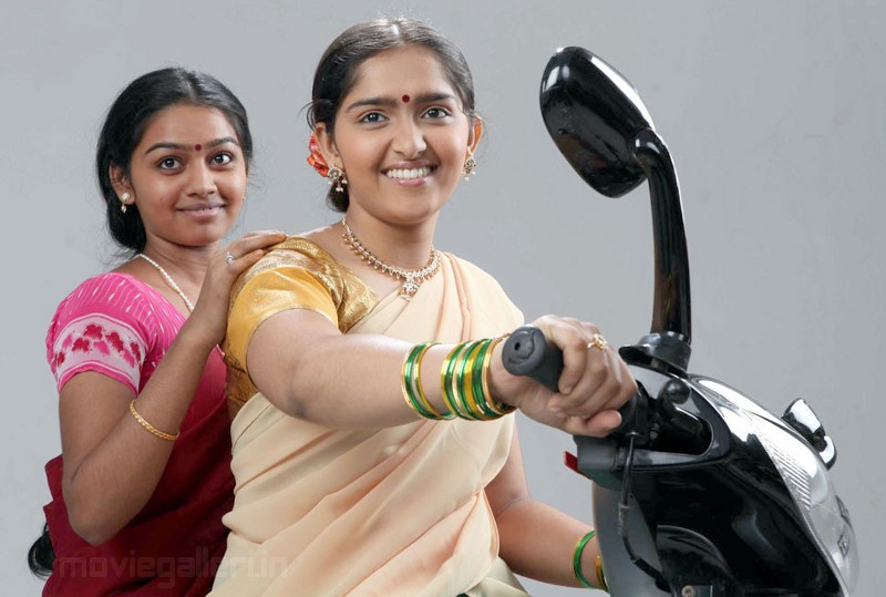 parimala thiraiarangam cast