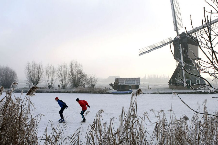 [ice+skating+frozen+river.jpg]