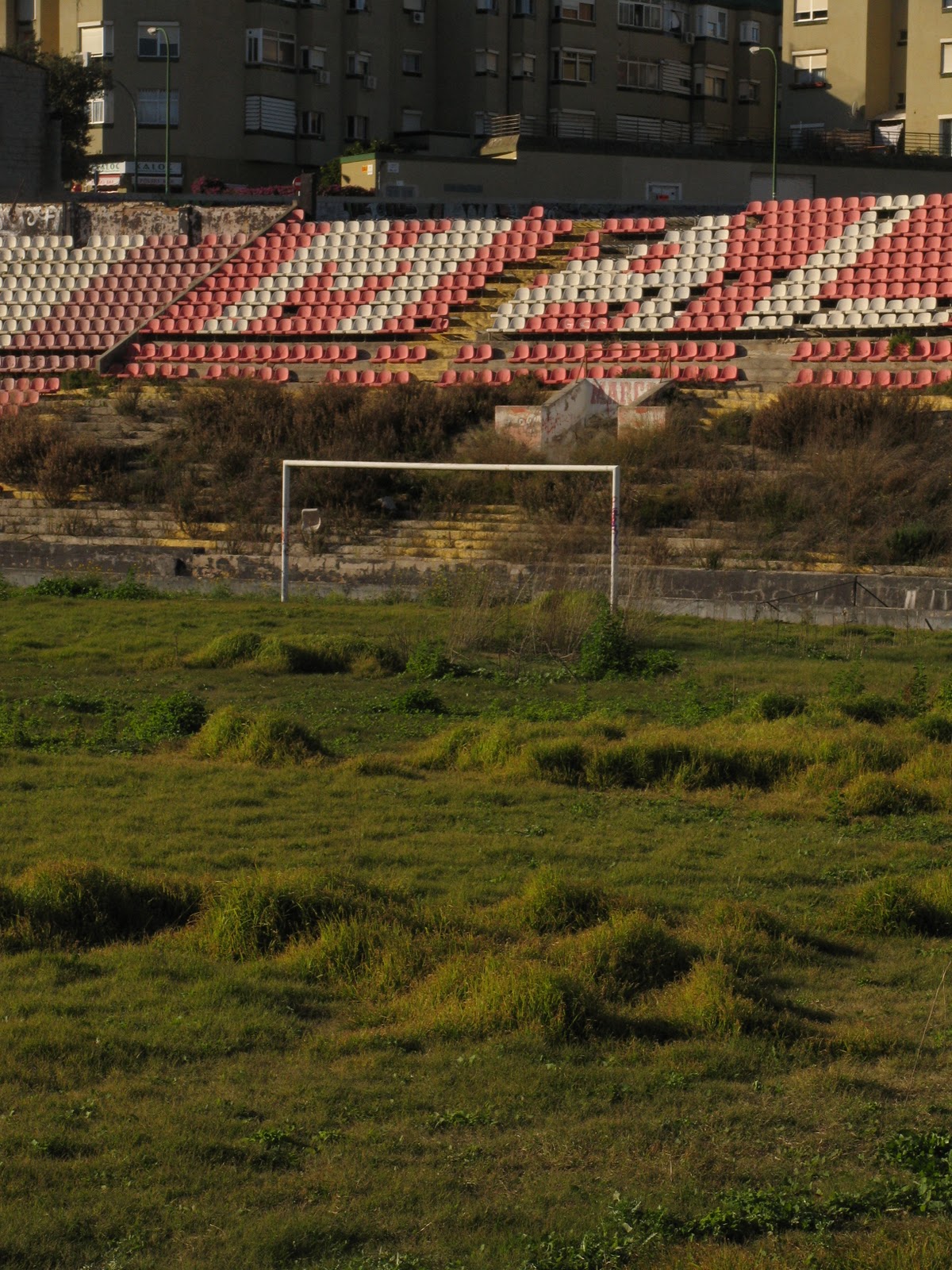 Architectures Deconstructing the city / Deconstruir la ciudad