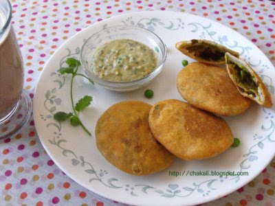 Indian savory snacks, deep fried recipes, mutar kachori, cachori, tamarind Chutney, Peas kachori, How to make khasta kachori