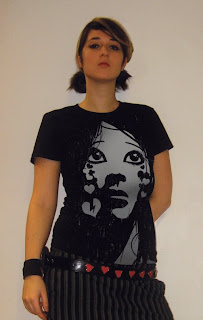 Emo-Shirt, weinendes Mädchen, amerikanisches Kleidert-shirt