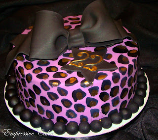 Empressive Cakes: Purple leopard cake