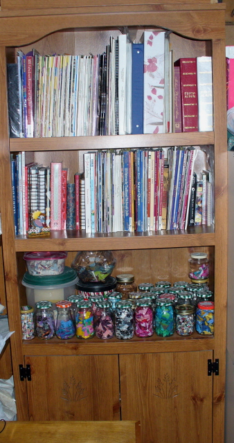 [quilting+cupboard.jpg]