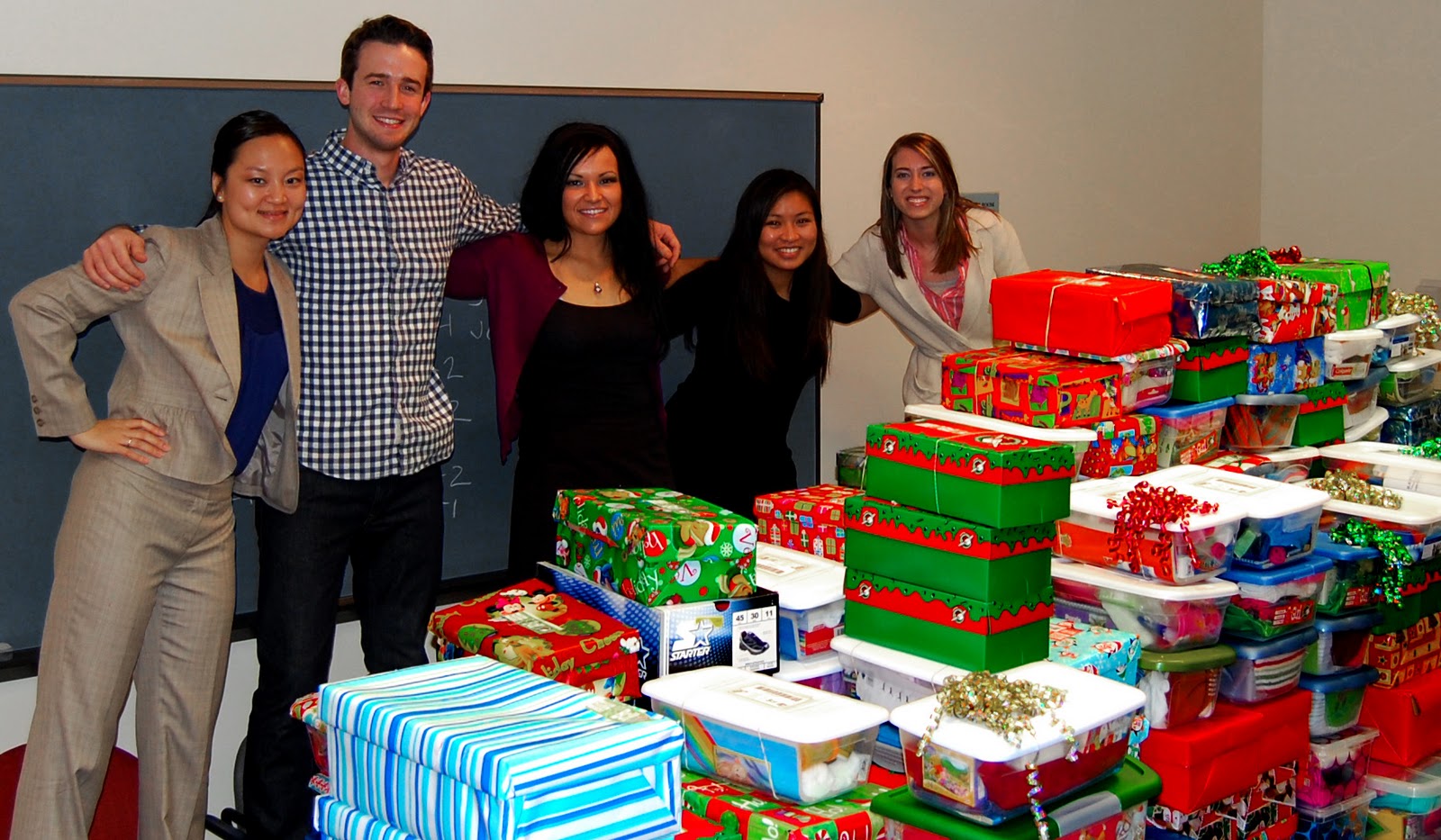 Moot Court Board Spreads More Than Christmas Cheer