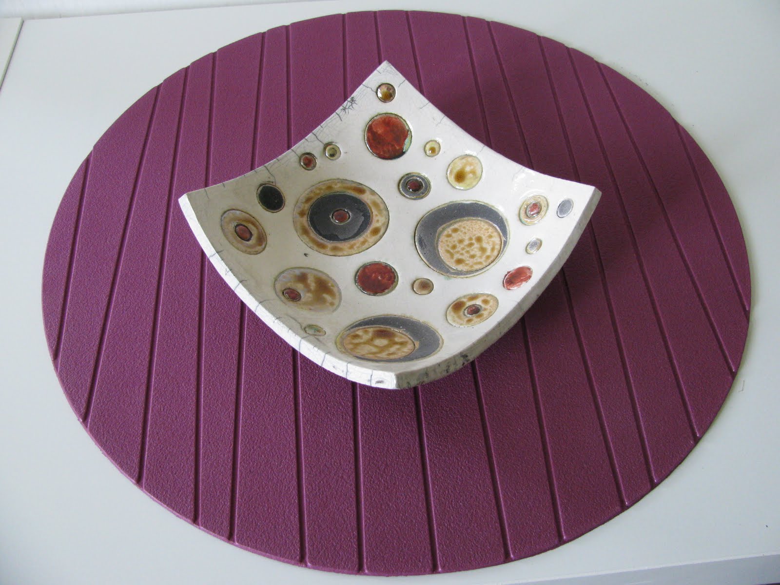 Svuotatasche Thun In Ceramica Con Margherite E Fiocco - Decorativo E Pratico, 18,2x4x13,3 Cm