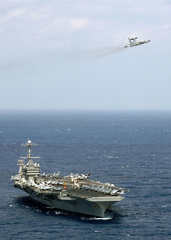 [USN+USS+George+Washington+CVN-73+JASDF+AWACS.jpg]