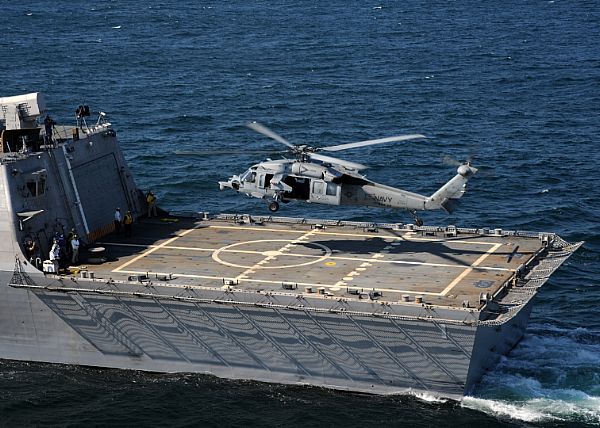 [USN+USS+freedom+LCS-1+flight+deck+certification.jpg]