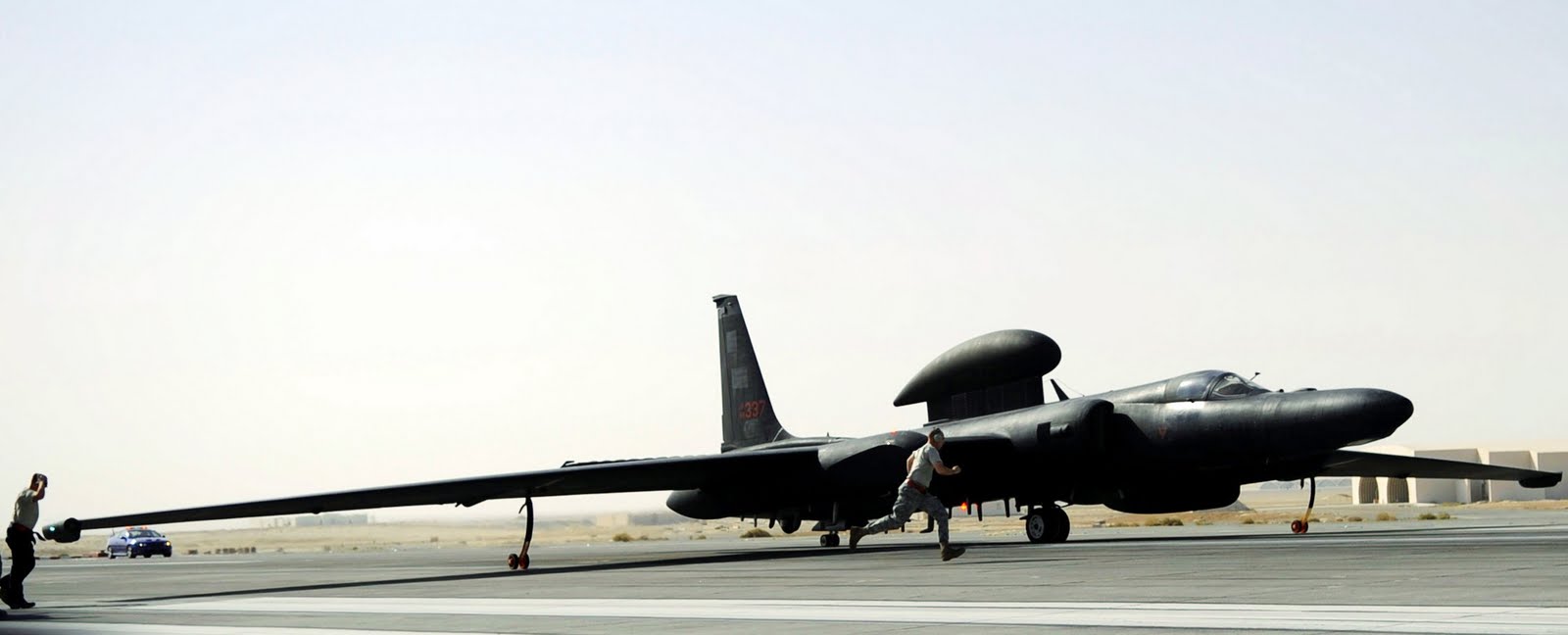 [USAF+U-2+readies+for+takeoff+at+Beale+AFB.jpg]