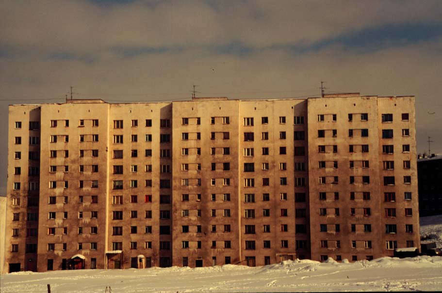Ugly+Bldg+-+murmank_apartments.jpg