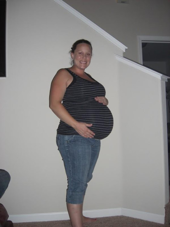 35 Week Belly Pics!!
