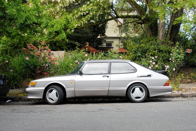 OLD PARKED CARS. 1991 Saab 900 Carlsson Special Edition. OLD PARKED CARS. 1991 Saab 900 Carlsson Special Edition.