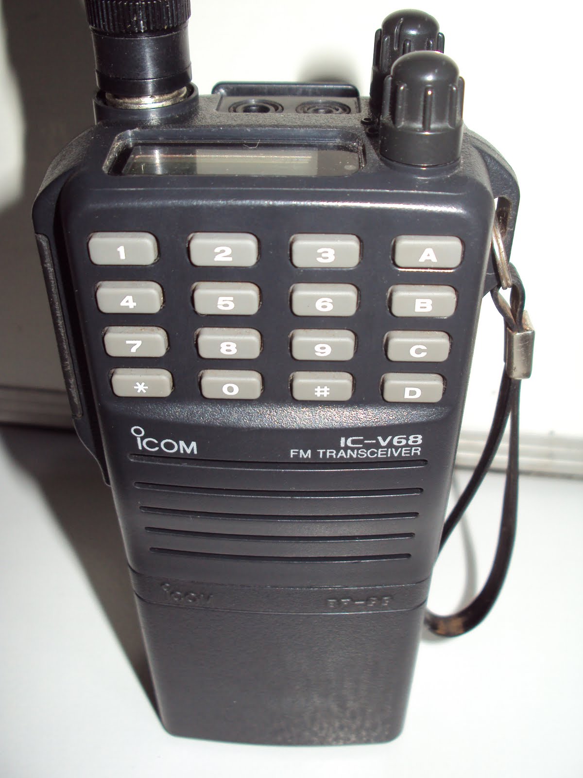 semut komputer: icom V68 95%new
