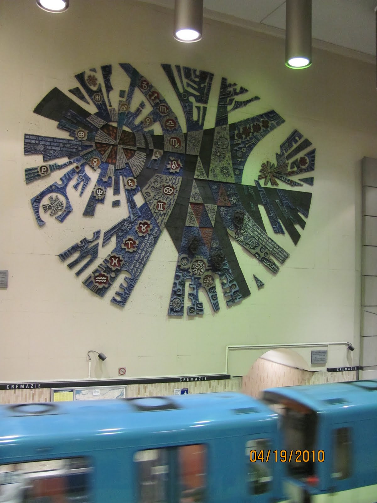 équilibre instable l'art dans le métro de Montréal art in Montréal métro
