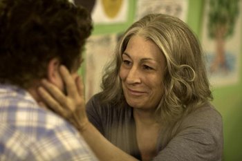 [anjelica_huston_choke2_20080917.jpg]