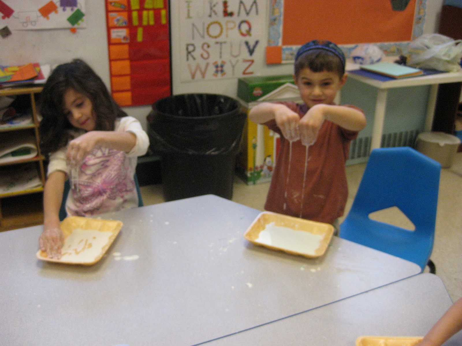 Mrs. Lyons's Kindergarten Blog Cornstarch quicksand... oh, what fun!