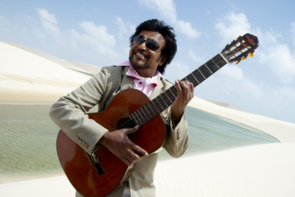 GOLDEN STAR GANESH Kannada Actor RAJANI in Robot Images& TRAILER