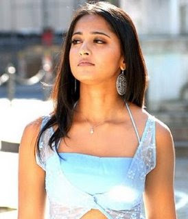 Bollywood Hot Photos: Anushka Shetty Sexy stills