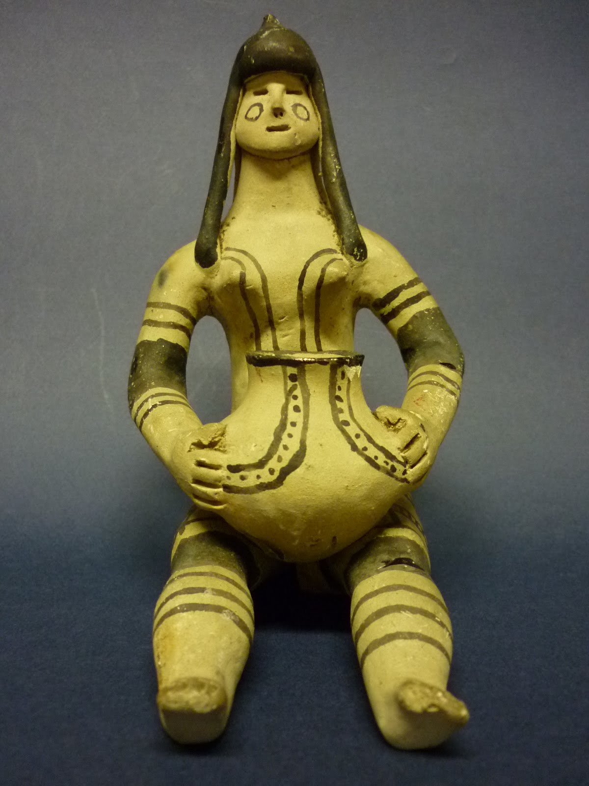 COLEÇÃO DE ARTE ANTIGA MEG VIANNA BARRADAS : Licocó Antiga Boneca Karajá