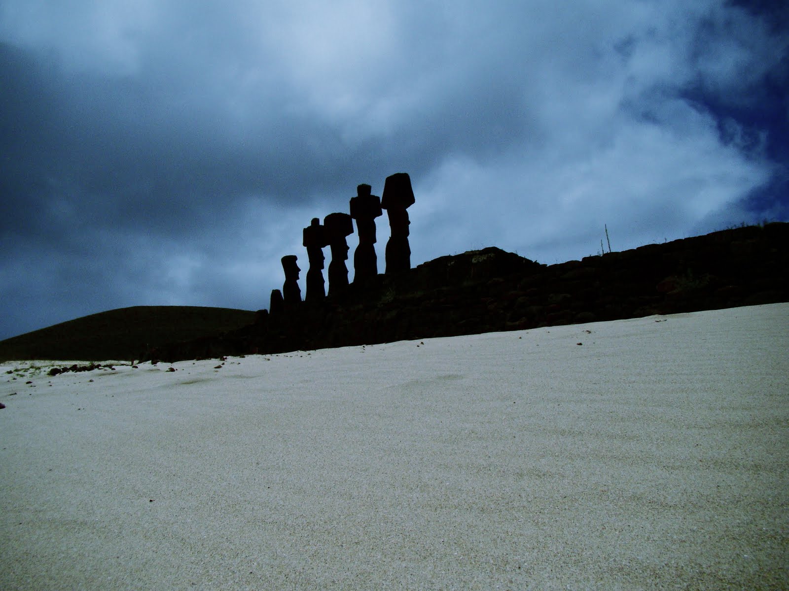 The Aura of the Statues on the Beach Photography Imaging