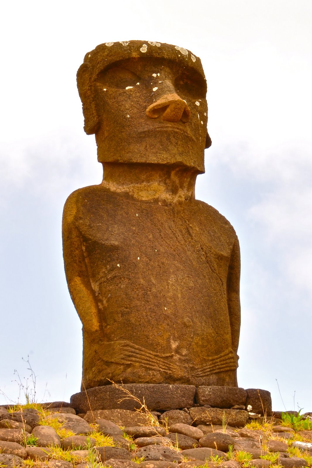 Viva la Voyage The Aura of the Statues on the Beach