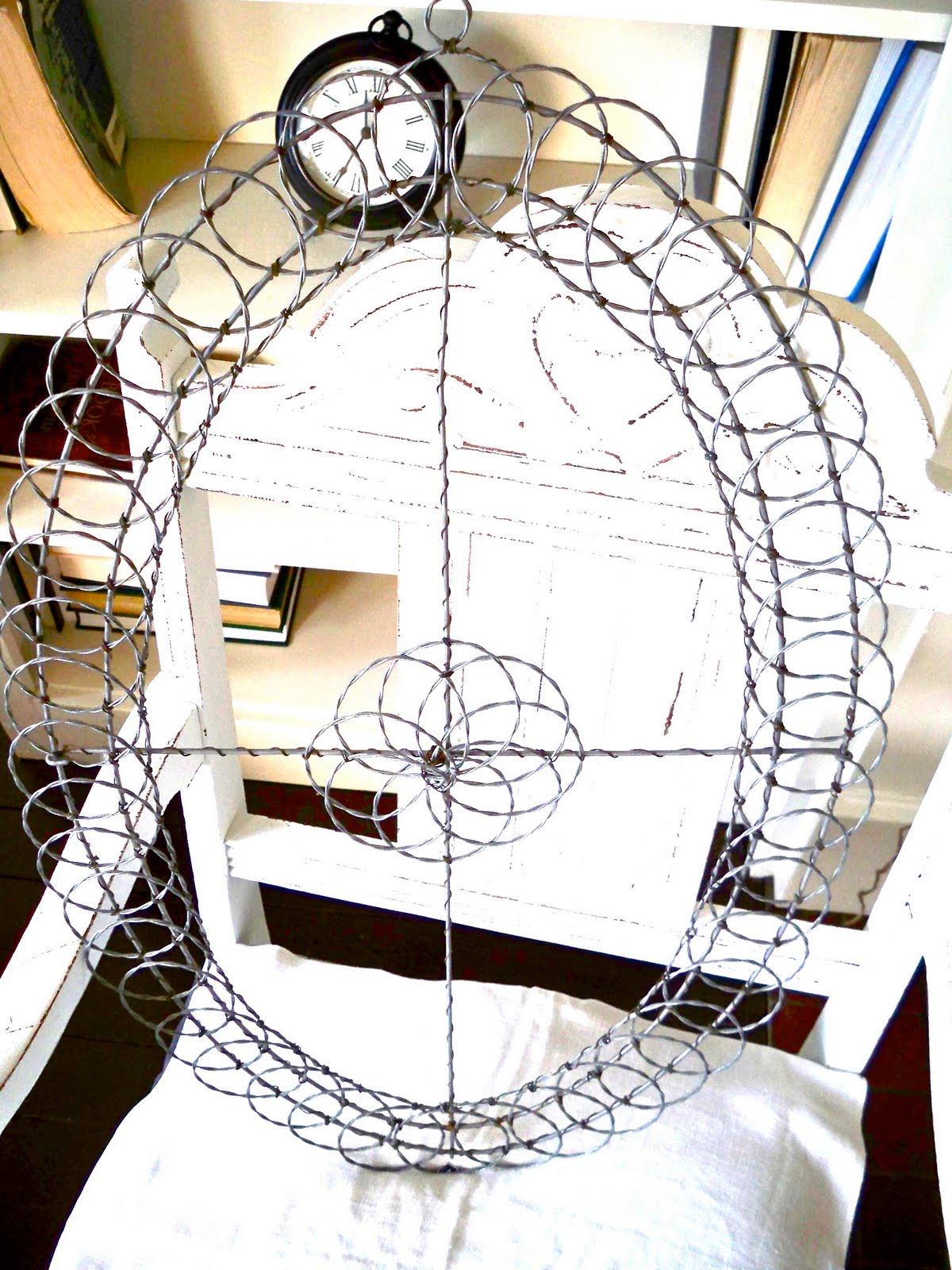 reInspire Found Wire Wall Hanging