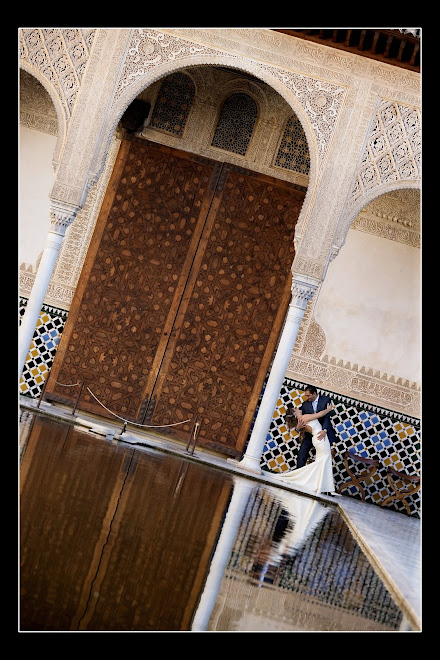 Un reflejo de amor en la Alhambra