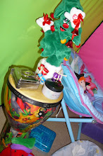 Here's the (bleeping) Singing Christmas Tree