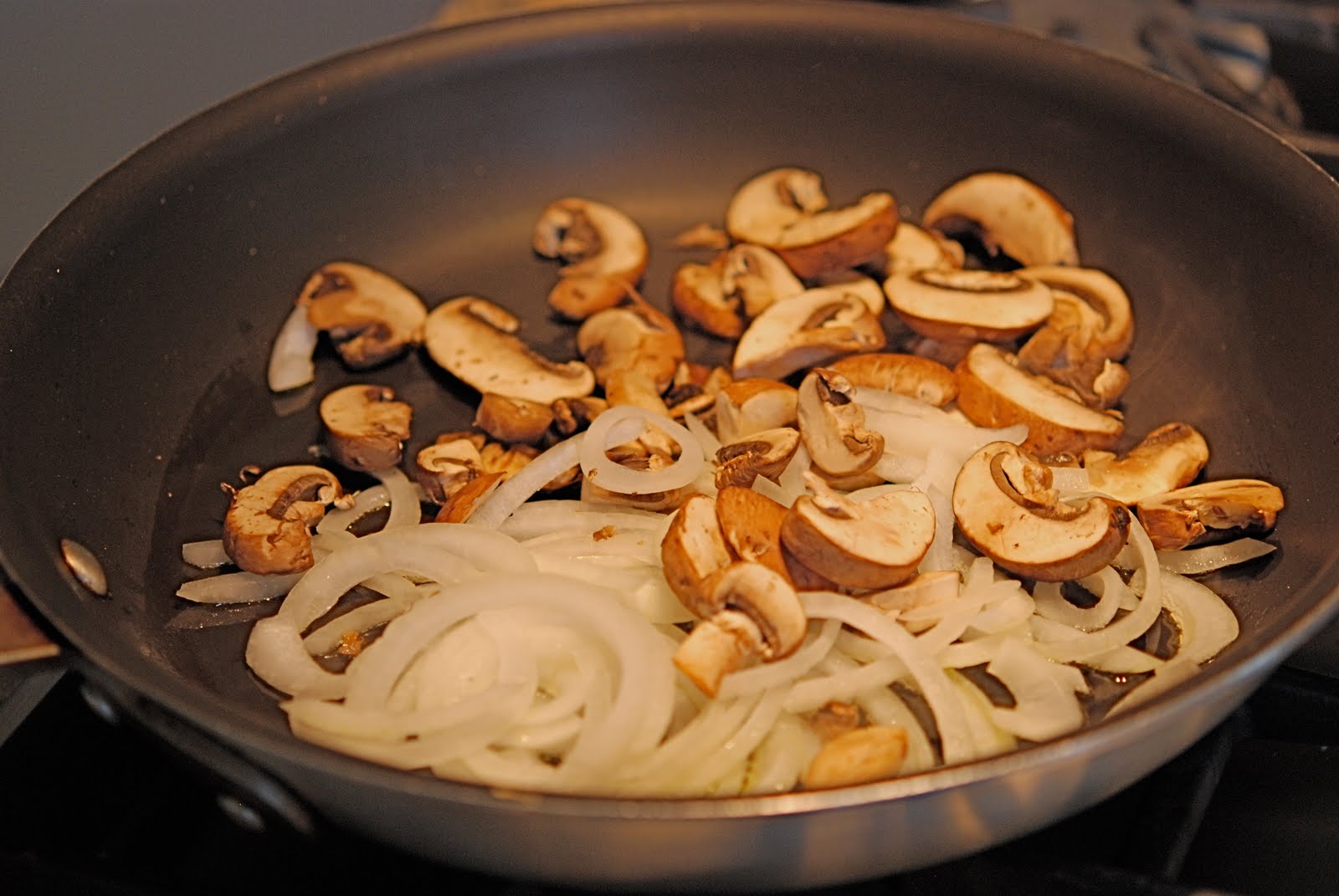 marys bites: Strip Steak with Red Wine Mushroom Sauce