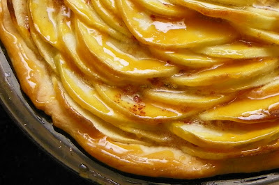 Having Fun in the Kitchen!: You Want Pies With That ? - Flower Apple Tart