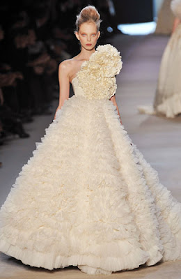 FASHION MOMENT: Some Gorgeous Gowns...