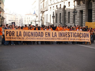 Manifestación de jóvenes investigadores precarios [Foto: FJI-Precarios]