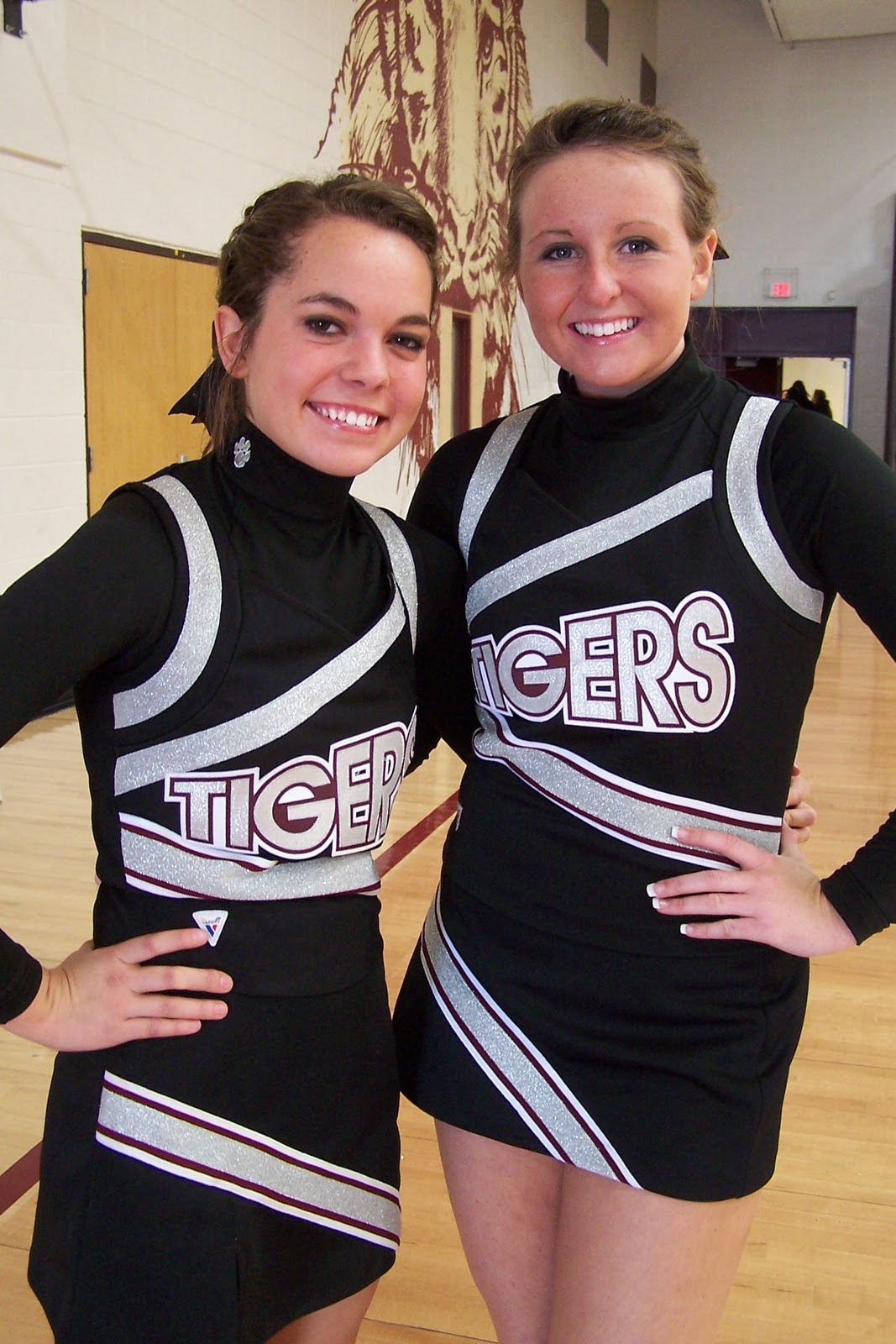 CHS Tiger Cheerleaders: Hanging Out