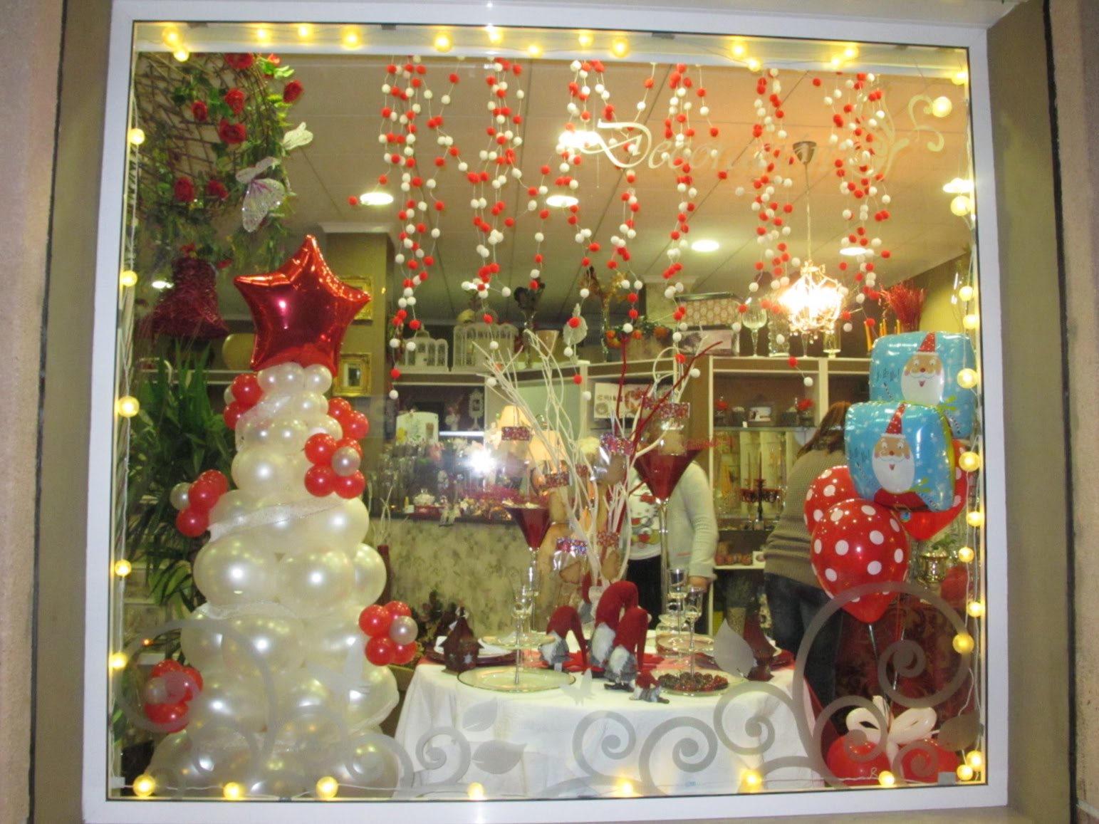 Cumpli2: Escaparate Navideño