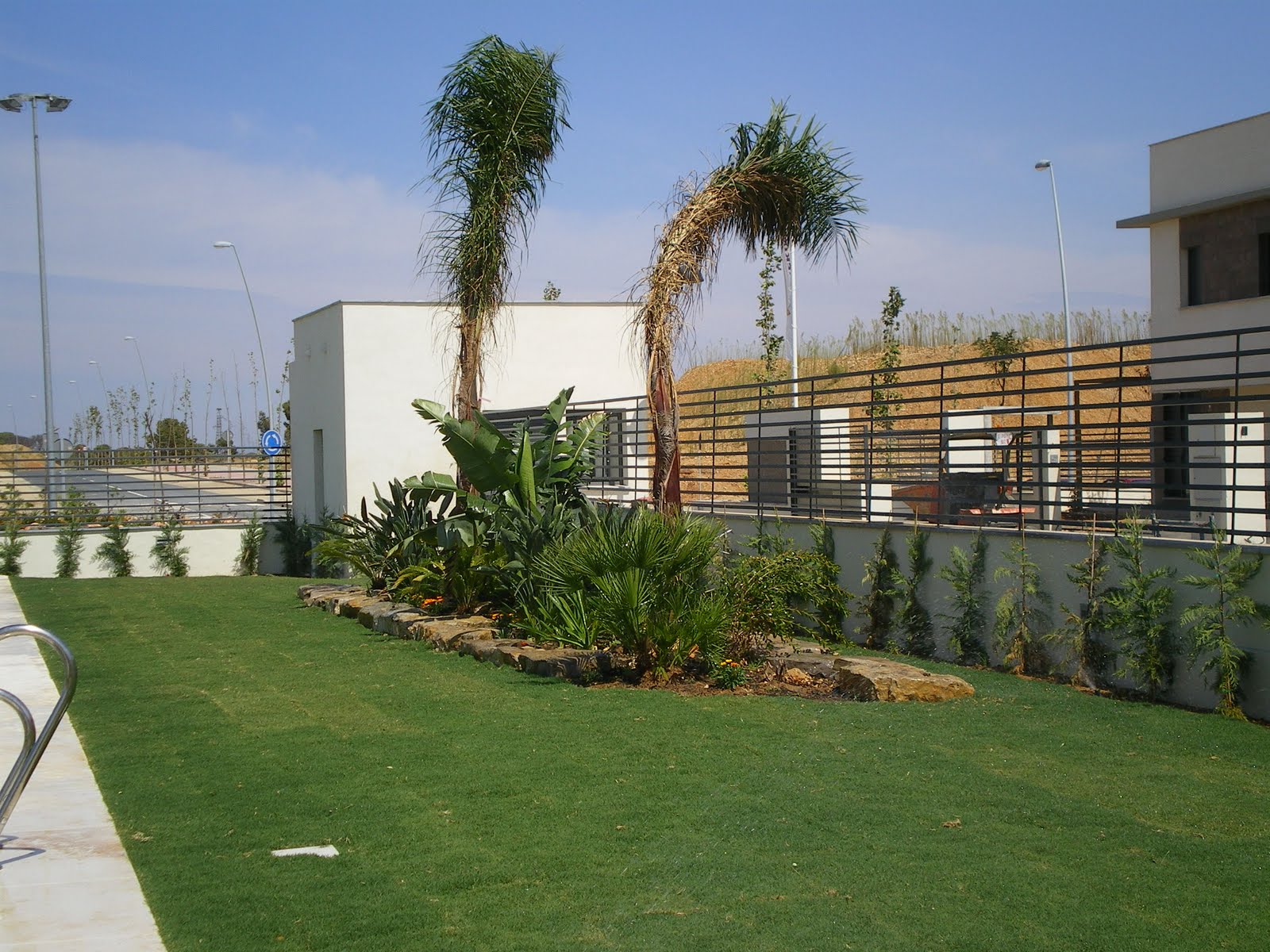 Francisco Cruz - Agricultura, Paisajismo, Césped deportivo: Urb. El Recreo