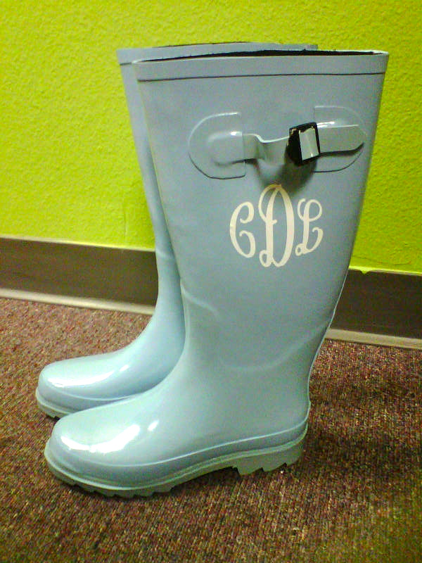 A Lettered Life: Cuteness of the day....rainboots!