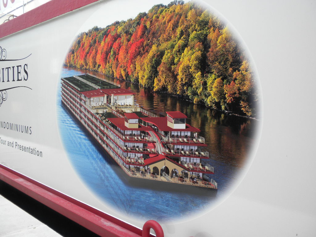 Houseboating Excursions in the Mississippi River Valley A Floating