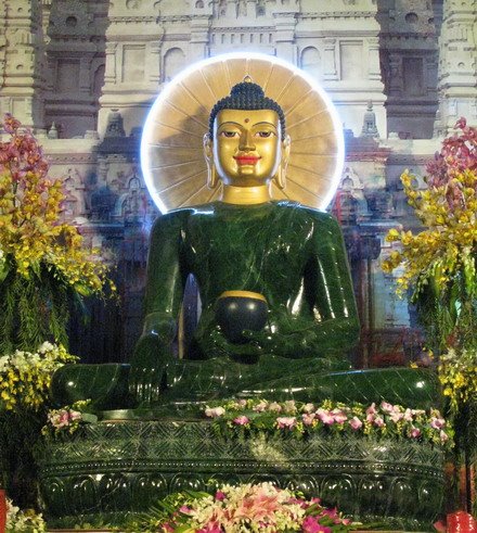 Phật Ngọc Hoà Bình Thế Giới