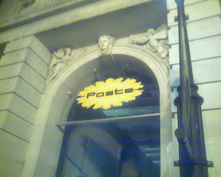 entrance to courtyard outside Poste restaurant