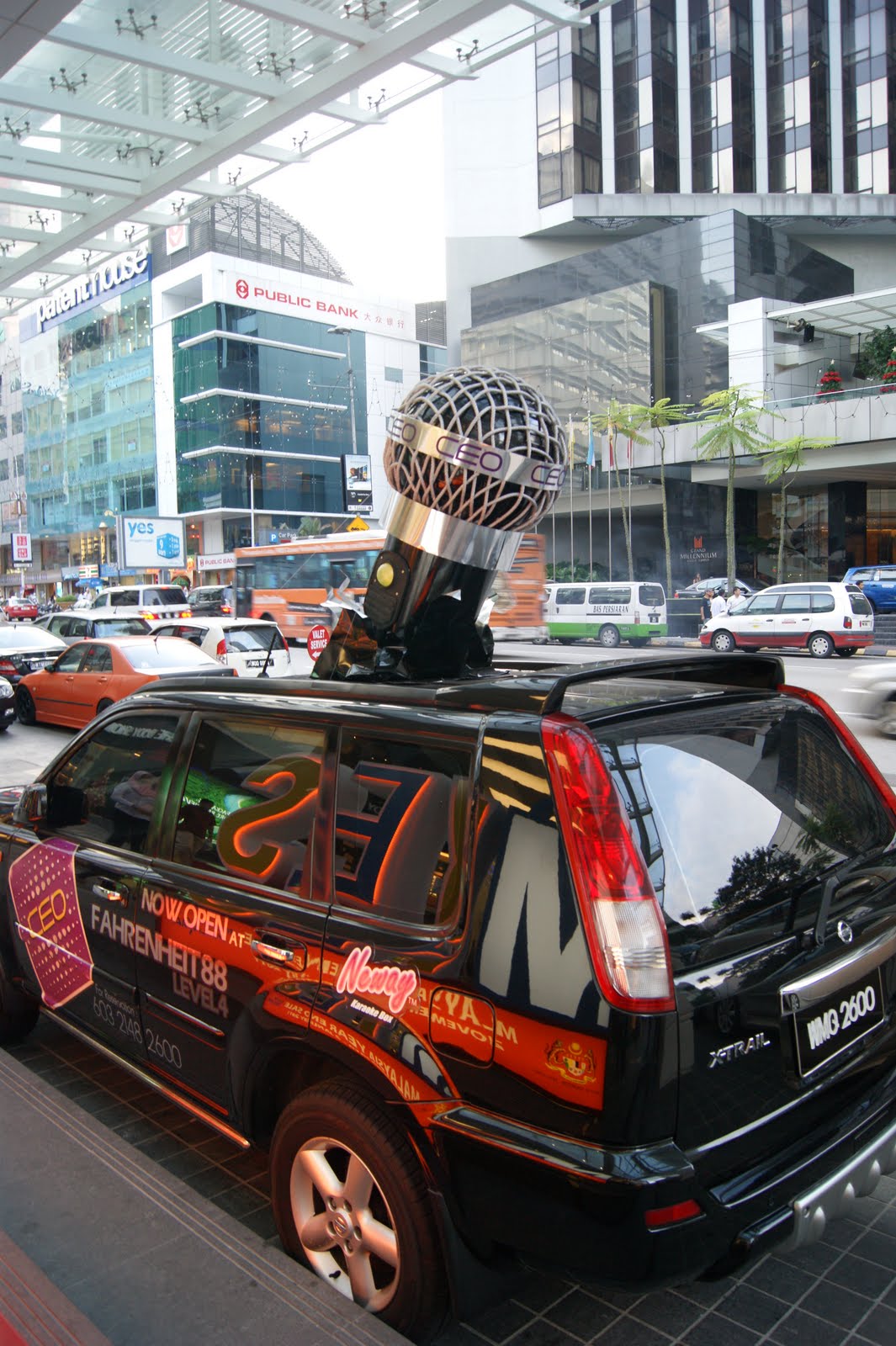 life and lifeless Car with Microphone!