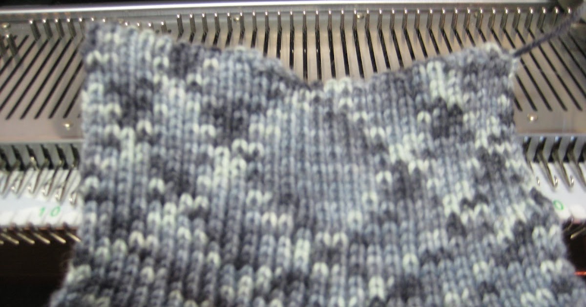 HYGGEKROG: Sokker på strikkemaskinen