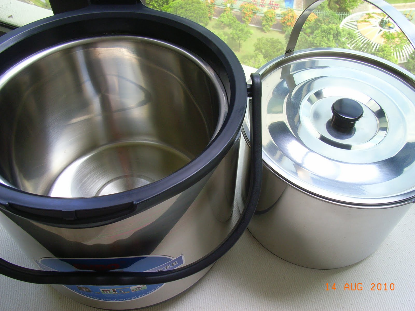 PetuniaLee™ Thermal Pot