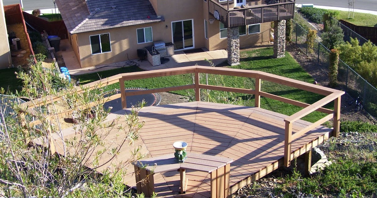 Halgren Construction: Stand Alone Deck