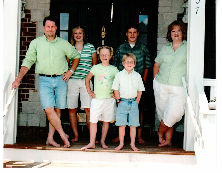 Missouri Pickens' family..... and all their animals!